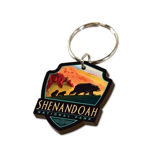 Shenandoah NP Mama Bear & Cubs Emblem Wood Key Ring