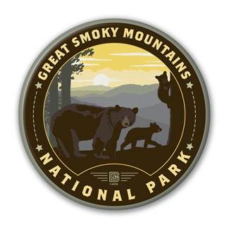 Great Smoky Mountains NP Mama Bear & Cubs Circle Magnet